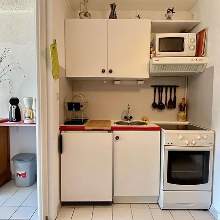Dans Avec Piscine - 4 Couchages - Ar070-139 *